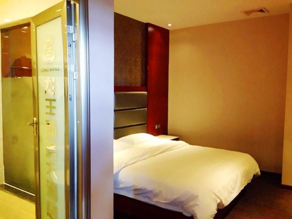 Longwang Business Hotel Liuzhou Exteriör bild