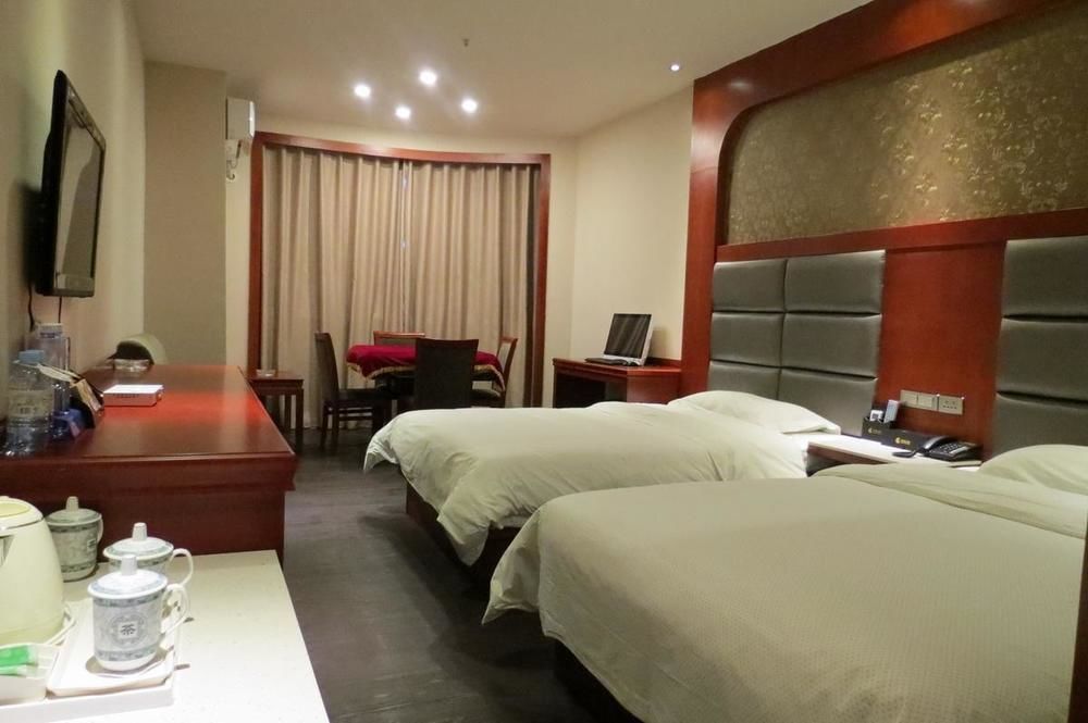 Longwang Business Hotel Liuzhou Exteriör bild