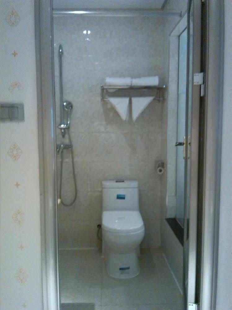 Longwang Business Hotel Liuzhou Exteriör bild