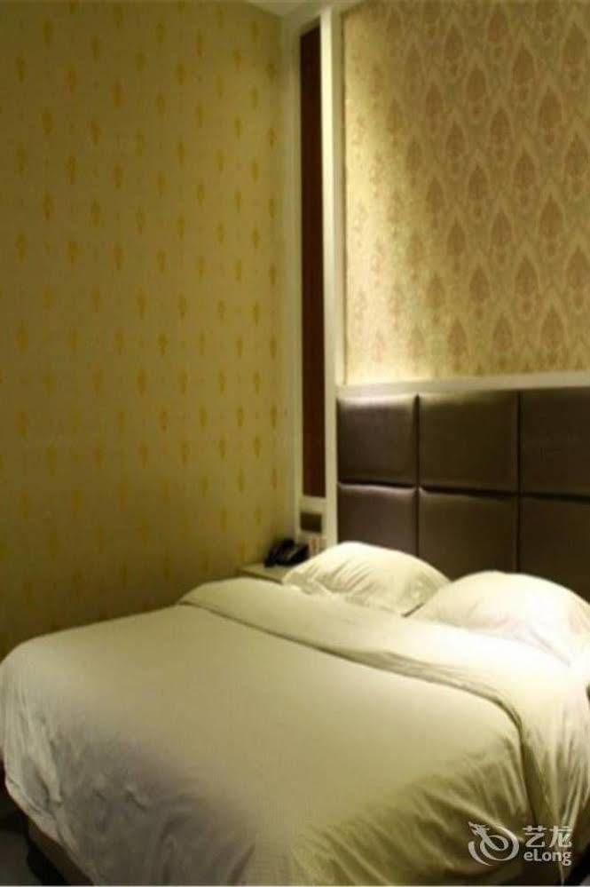 Longwang Business Hotel Liuzhou Exteriör bild