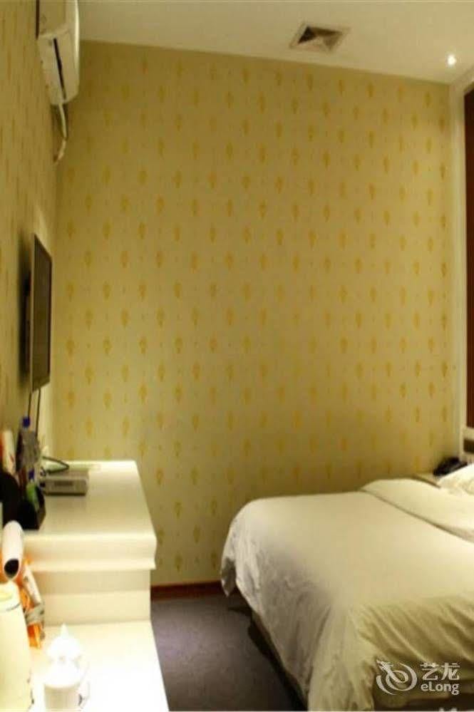 Longwang Business Hotel Liuzhou Exteriör bild