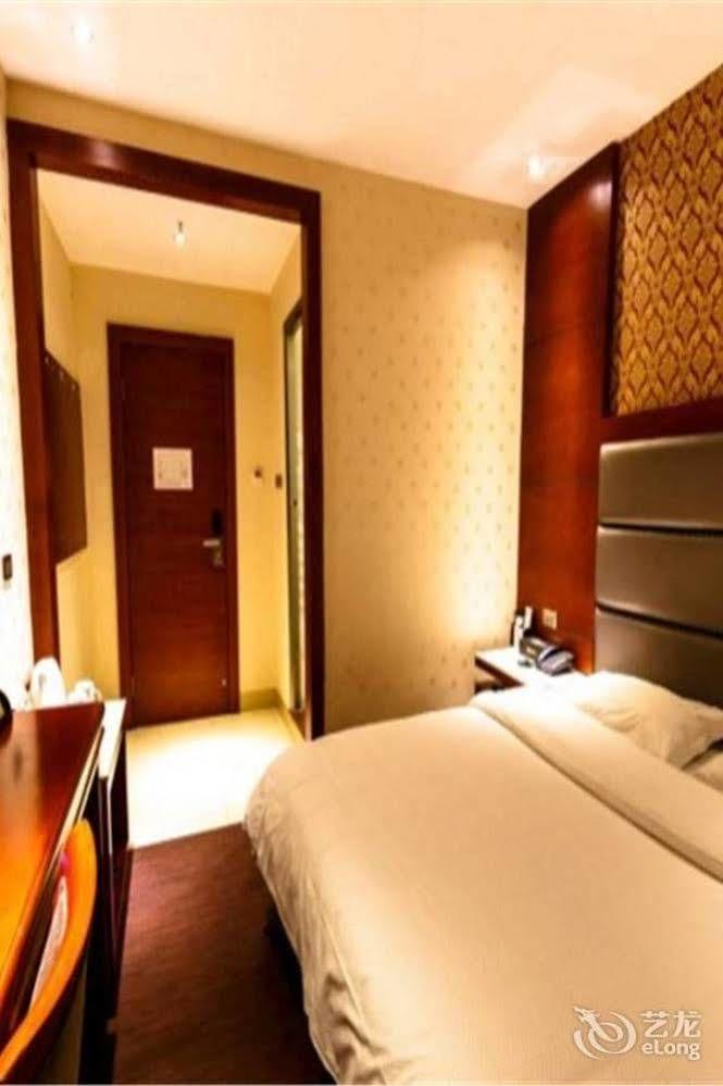 Longwang Business Hotel Liuzhou Exteriör bild